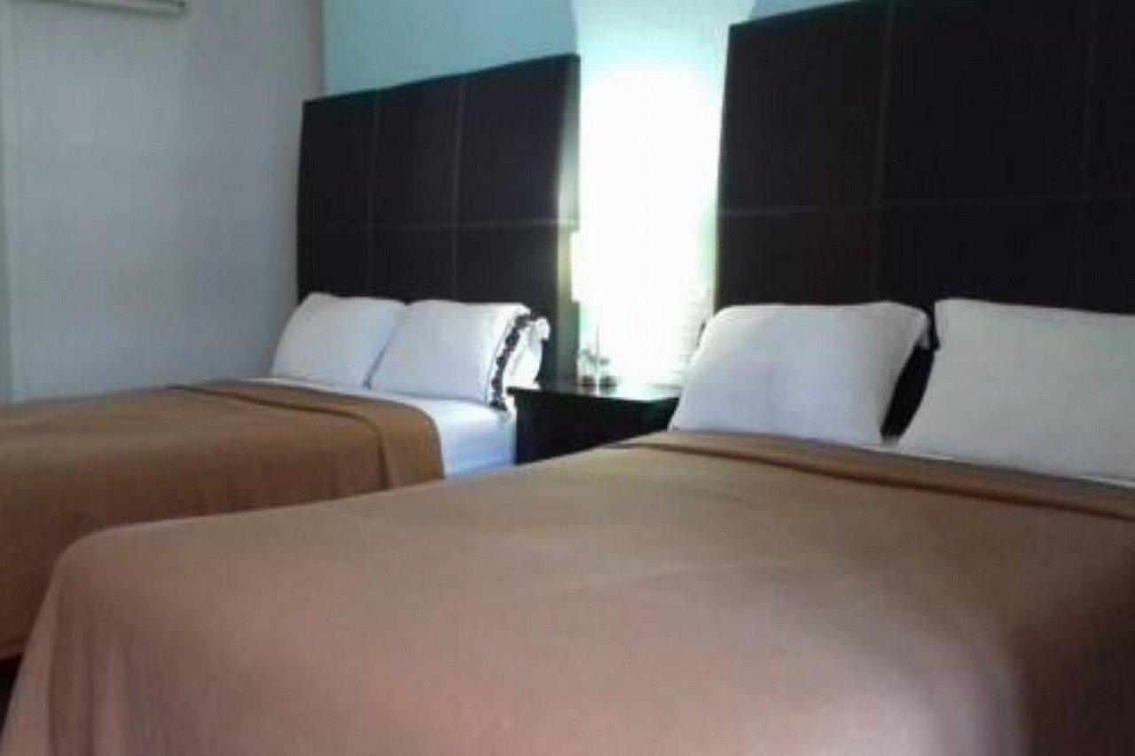 Ulua Hotel 2*